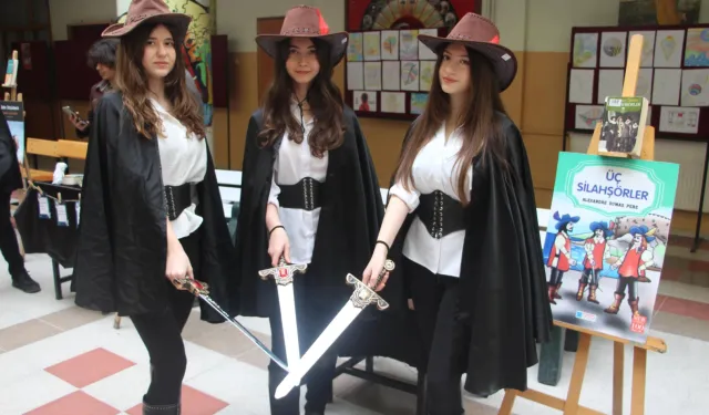 Manisa'da roman karakterleri canlandı!