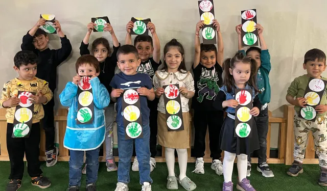 Trafik kurallarını Kocaeli'de eğlenerek öğrendiler