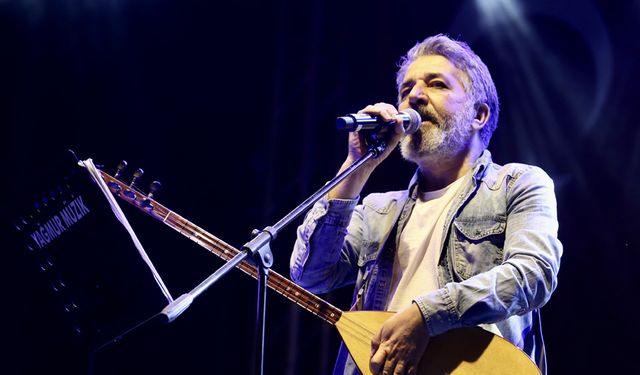 Sanatçı Ali Kınık türkülerini Muğla'da gönüllerle buluşturdu