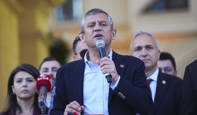 CHP Genel Başkanı Özel, İstanbul'daki üç ilçede partililere seslendi