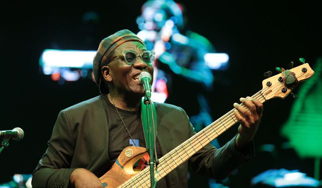 Richard Bona Antalya Akra Caz Festivali'nde sahne aldı