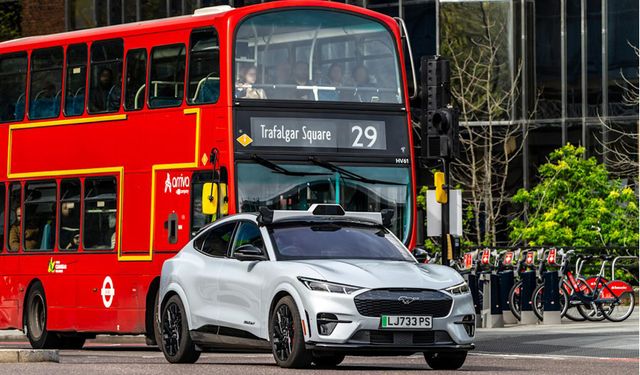 Londra'da sürücüsüz taksilerin trafiğe çıkacağı tarih belli oldu