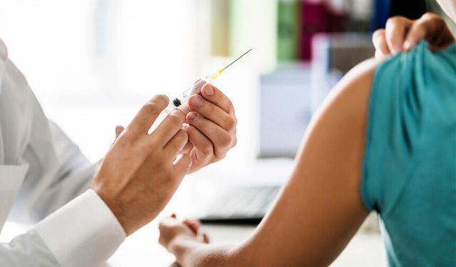 Dünya çapında bu aşı ilk defa İngiltere’de uygulandı