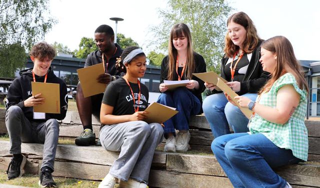 İngiltere’de üniversiteye giriş sınavlarında rekor!