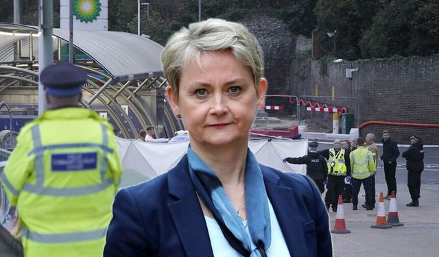 İngiltere'ye Fransa'dan geçen göçmenler gözaltına alındı