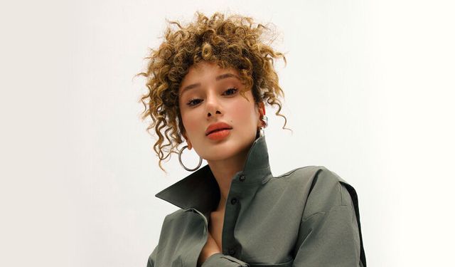 Mela Bedel’den Bu Yaza Damga Vuracak Tekli