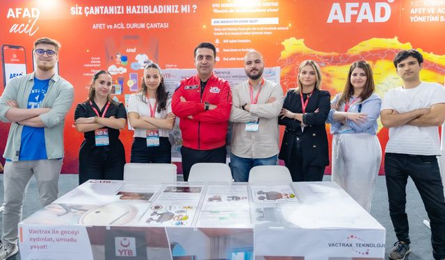 Yurt dışından gelen gençler, YTB'nin ev sahipliğined Teknofest'te buluştu