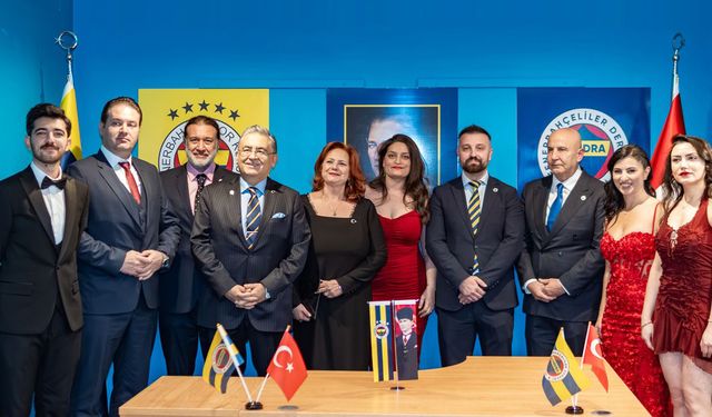 Fenerbahçelilerden Londra’da Görkemli Cumhuriyet Kutlaması