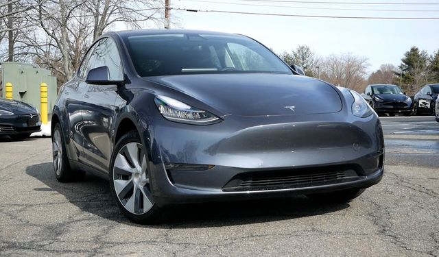 Tesla, yaklaşık 13 bin aracını geri çağırıyor