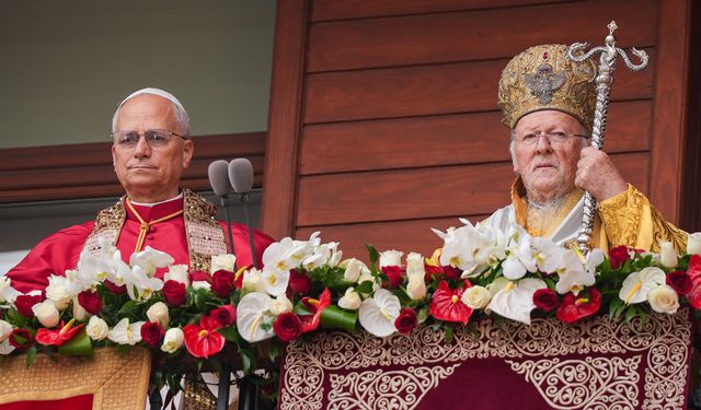 Papa 14. Leo, İstanbul'da Aya Yorgi Kilisesi'ndeki ayine katıldı
