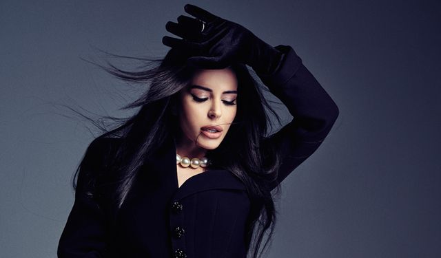 Simge’nin Yılın Albümü “Anlatasım Var” Çıktı