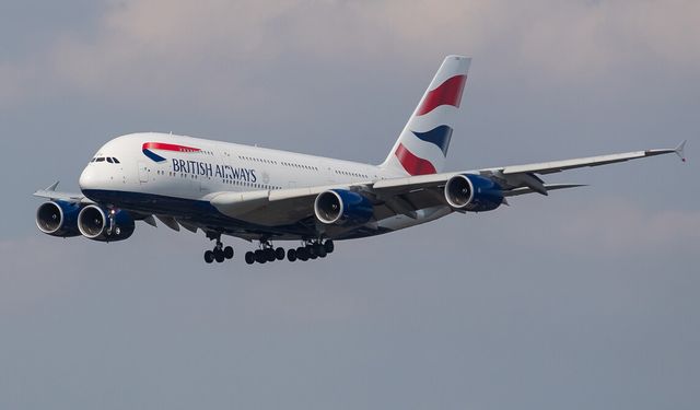 Heathrow Havalimanı’nda yolcu bırakma ücretli oldu