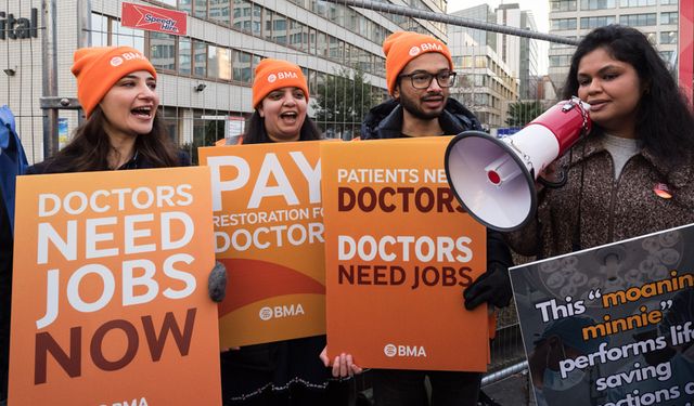İngiltere'de pratisyen hekimler grev başlattı