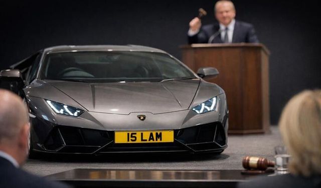 Bu özel plaka müzayedede rekor fiyata satıldı