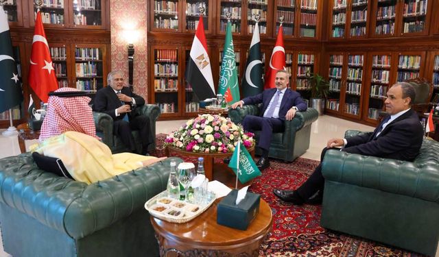 İslamabad'da Dörtlü Zirve: Türkiye, Pakistan, Mısır ve Suudi Arabistan