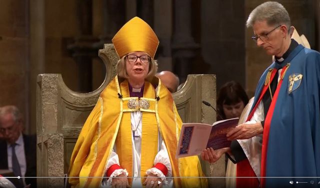 Eski Bir Hemşire Olan Sarah Mullally, İngiliz Kilisesinin Başpiskoposu Oldu