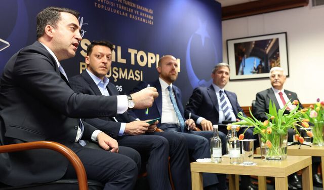 Bakan Tekin, Bilal Erdoğan, Zafer Sırakaya, Mesut Özil ve YTB Başkanı Turus’tan yoğun temas trafiği
