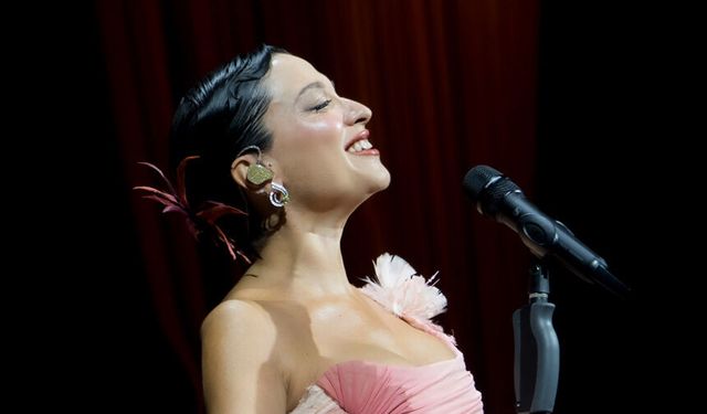 Melike Şahin hayranları yaz konserinde buluştu