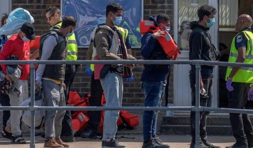 İngiltere'de 175 bin kişi sığınma talebinin sonucunu bekliyor