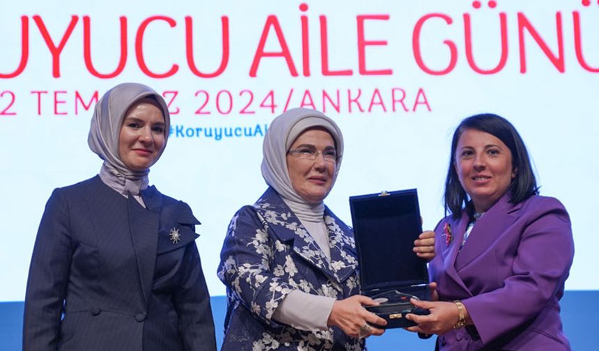 Emine Erdoğan, koruyucu ailelerle bir araya geldi