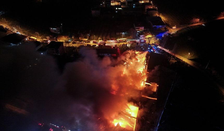 Bursa'da gıda deposunda yangın çıktı