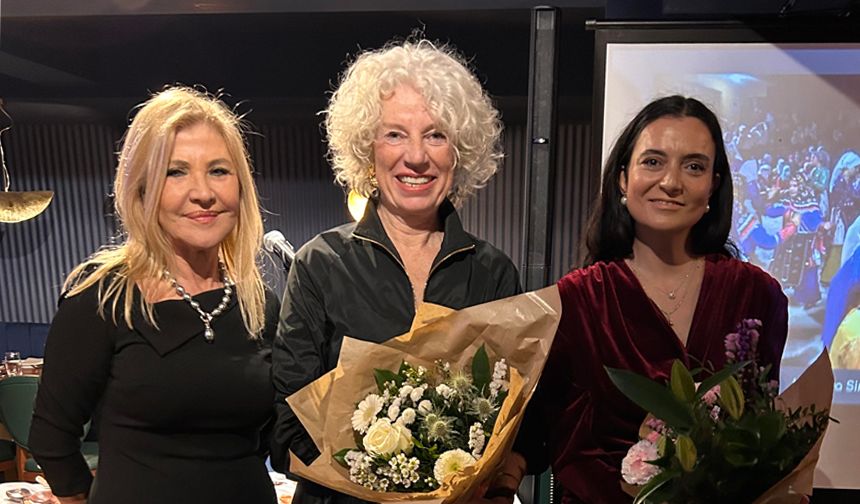 Nur Başnur, ‘Dünya Kadınlar Günü'nde Londra'da “kaşığın tarihçesini” anlattı
