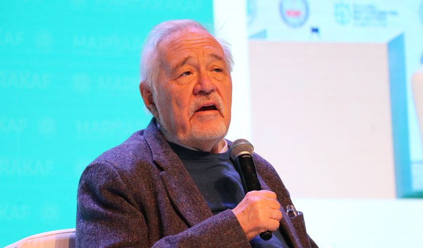 Prof. Dr. İlber Ortaylı, Marmara Kariyer Fuarı'nda öğrencilerle bir araya geldi