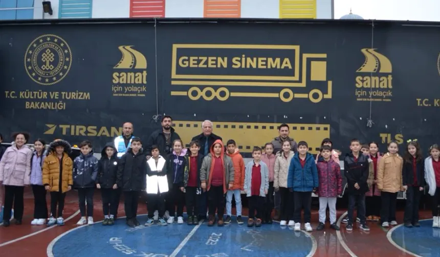 Gezen Sinema yüzlerce durağın heyecanı oldu