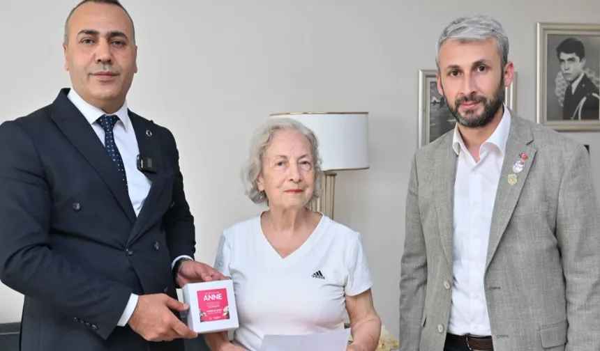 Manisa'da şehit annelerine Anneler Günü ziyareti