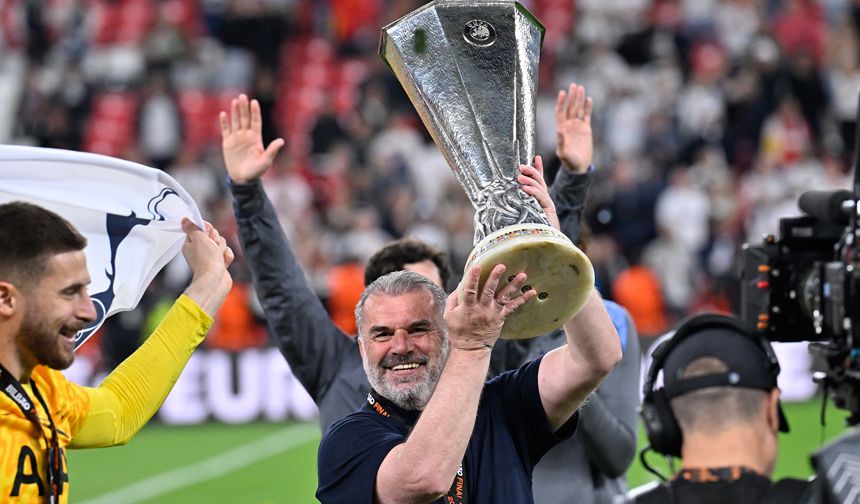 Tottenham Teknik Direktörü Postecoglou'yu "kahraman" ilan edildi