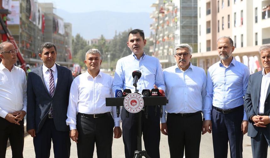 Bakan Murat Kurum Hatay'da yapımı devam eden projeleri inceledi