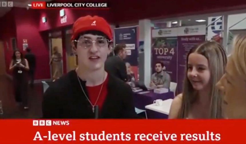 Lise öğrencisi, BBC'yi Gazze'deki soykırımın "suç ortağı" olmakla suçladı