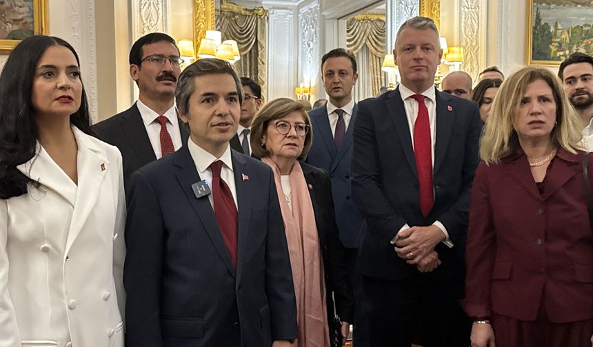 Londra Büyükelçiliğinde, Türkiye Cumhuriyeti'nin 102. yılı resepsiyonu