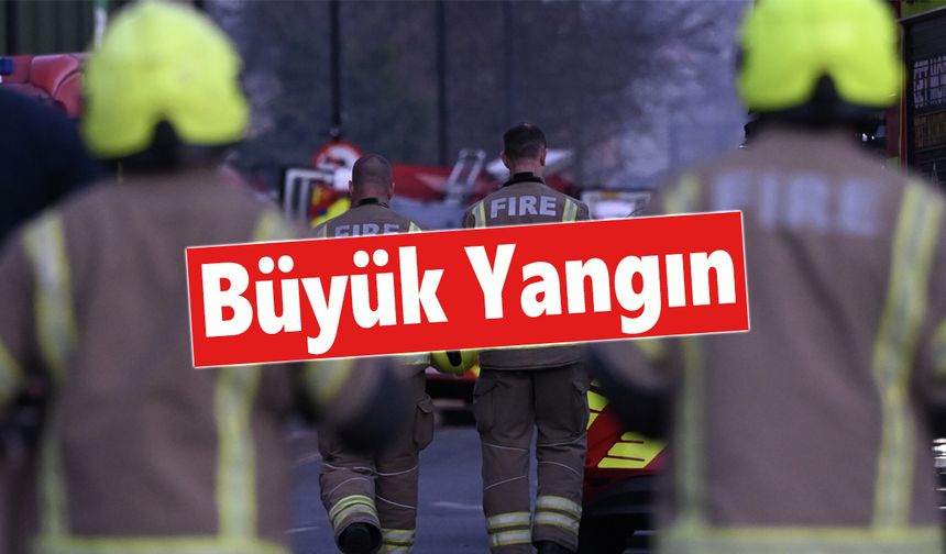 Londra'daki depo yangınını söndürmek için itfaiye seferber oldu