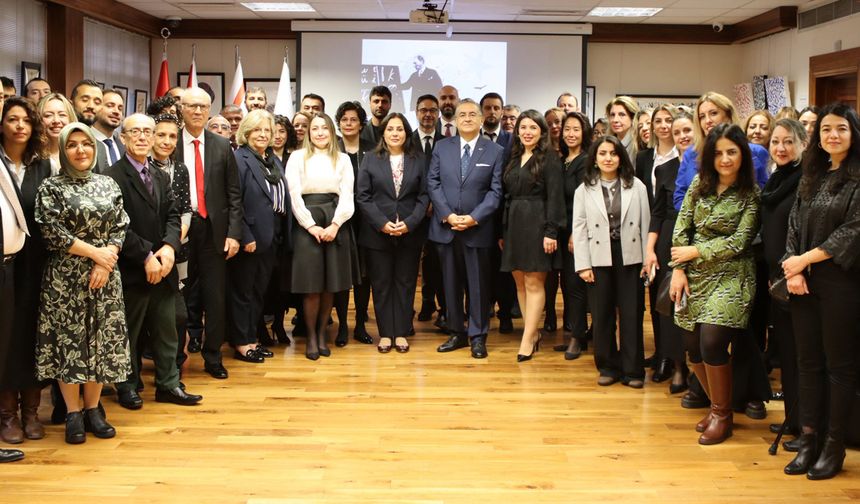 Öğretmenler Günü İngiltere’de de Etkinliklerle Kutlanıyor