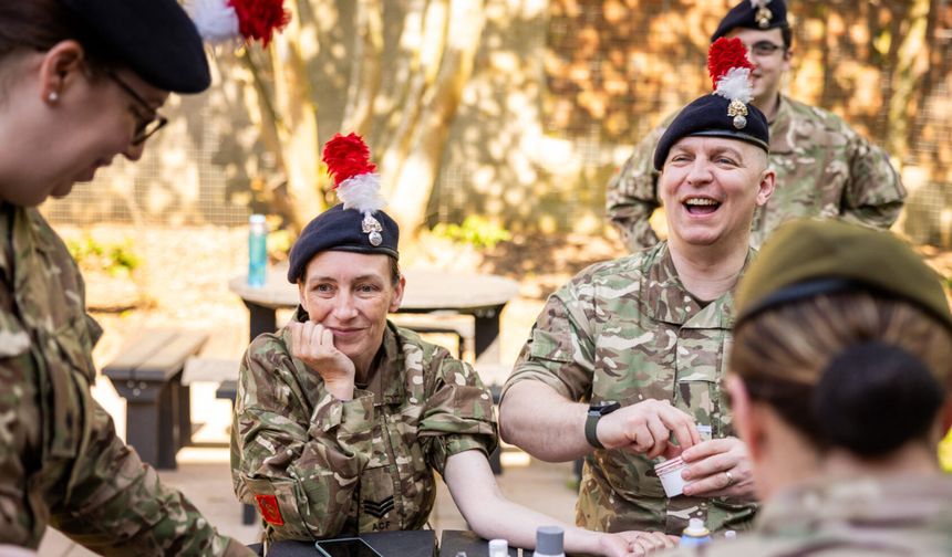 Okula ara veren öğrencilere gönüllü askerlik geliyor