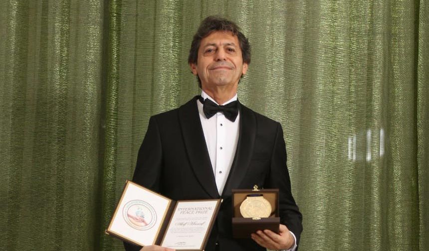 Yazar Akif Manaf 2025 Yılı International Peace Prize Ödülü