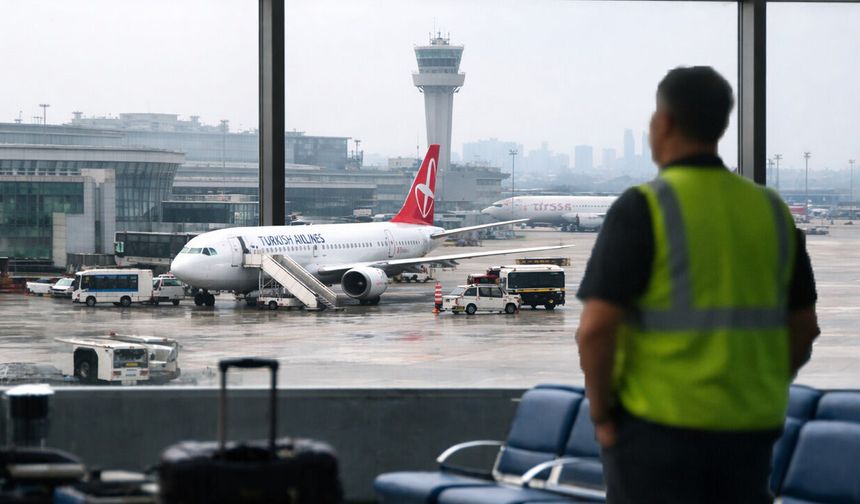 Londra çıkışlı uçak seferleri büyük ölçüde iptal edildi