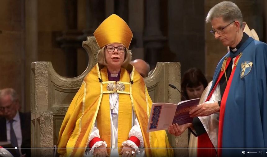 Eski Bir Hemşire Olan Sarah Mullally, İngiliz Kilisesinin Başpiskoposu Oldu
