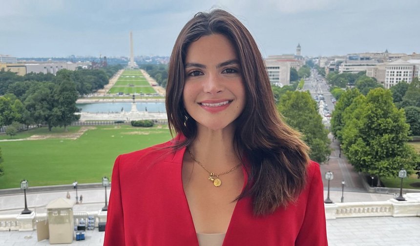 İslam Karşıtı Fenomen Valentina Gomez’e Giriş Yasağı