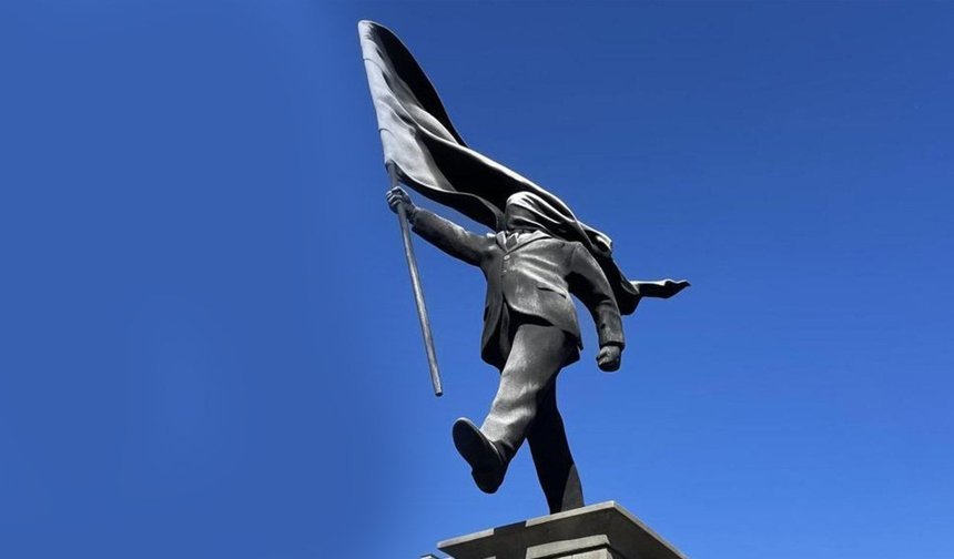 Banksy’den Londra’nın Merkezine “Gizemli” Politik Heykel