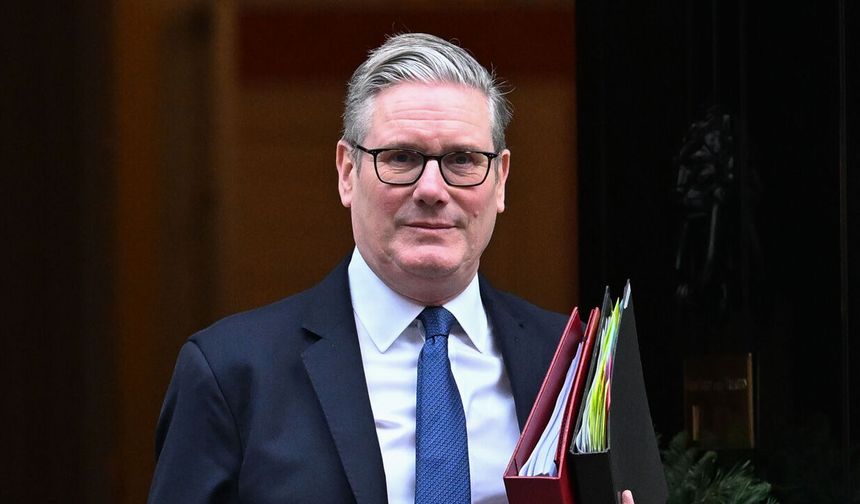 İngiltere Başbakanı Keir Starmer istifa etti
