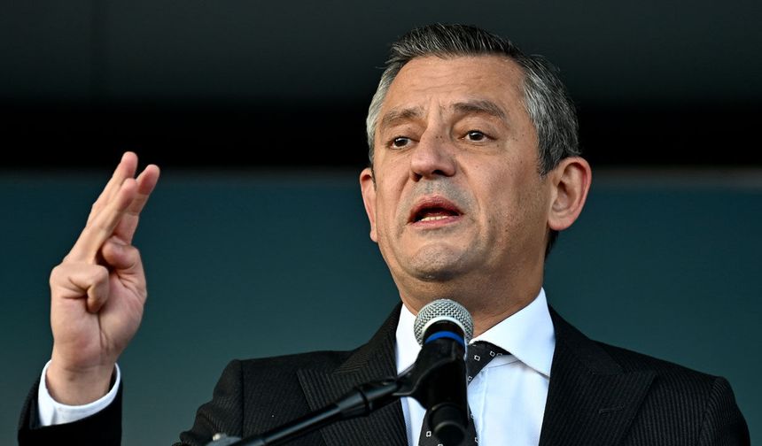 Özgür Özel CHP'deki son grup toplantısında 'yeni partiyi' duyurdu