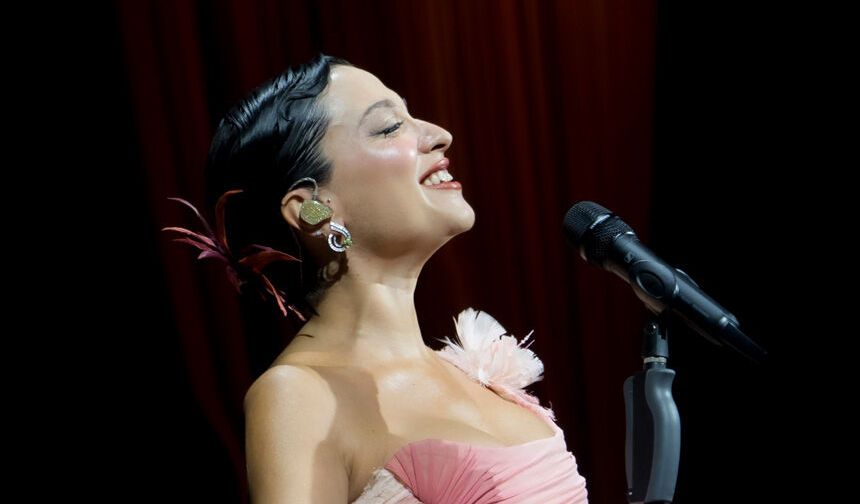 Melike Şahin hayranları yaz konserinde buluştu