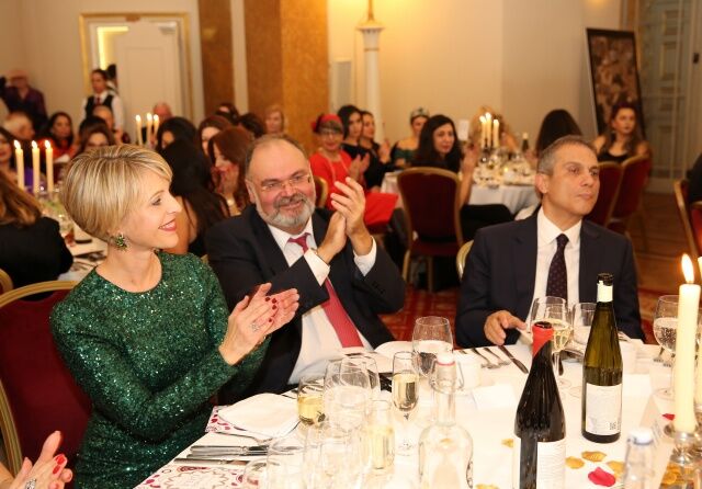 İngiltere Azerbaycan Kadınlar Birliği (AWAUK) FIWAL Galası