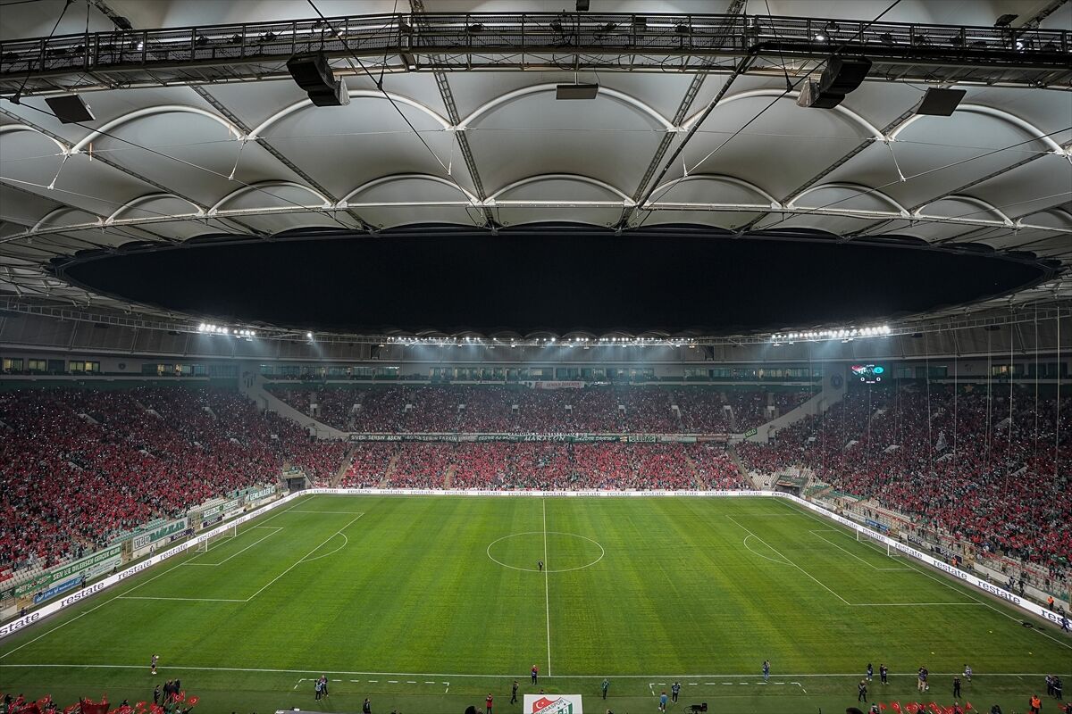 BursasporBelediye Kütahyaspor maçını 42 bin 740 taraftar izledi