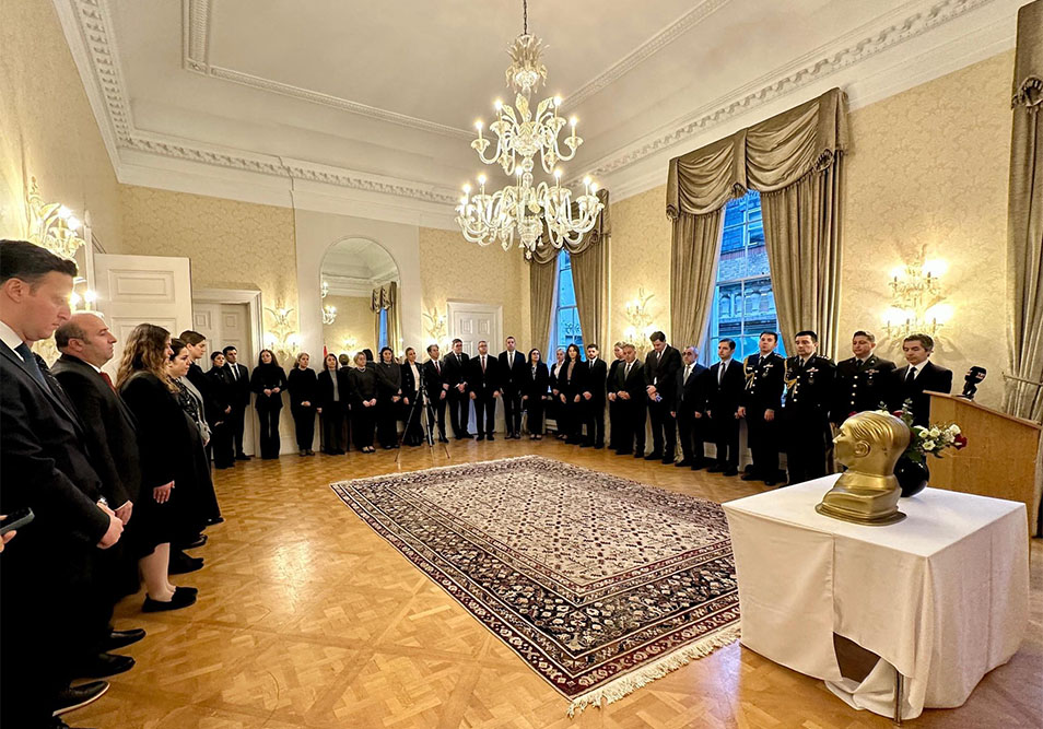 Londra Buyukelcilik Ataturk Anma