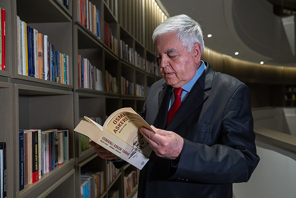 Prof Dr Hikmet Ozdemir Kitap Bagis 1