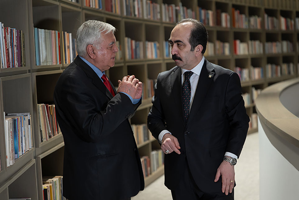 Prof Dr Hikmet Ozdemir Kitap Bagis 2