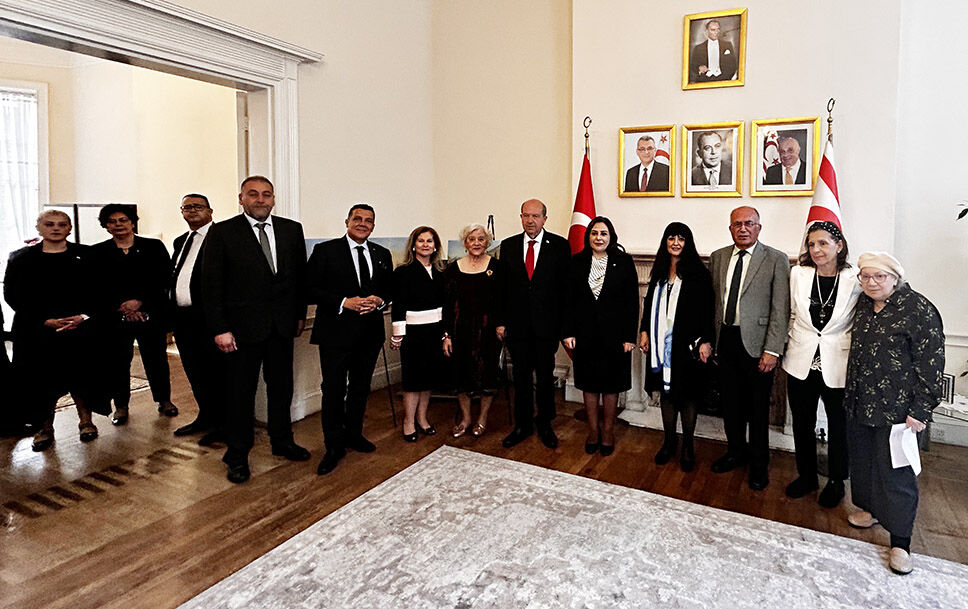 Sanat Gecesine Katılanlar 5'Inci Cumhurbaşkanı Ersin Tatar Ve Büyükelçi Aysan Mullahasan Atılgan Ile 1